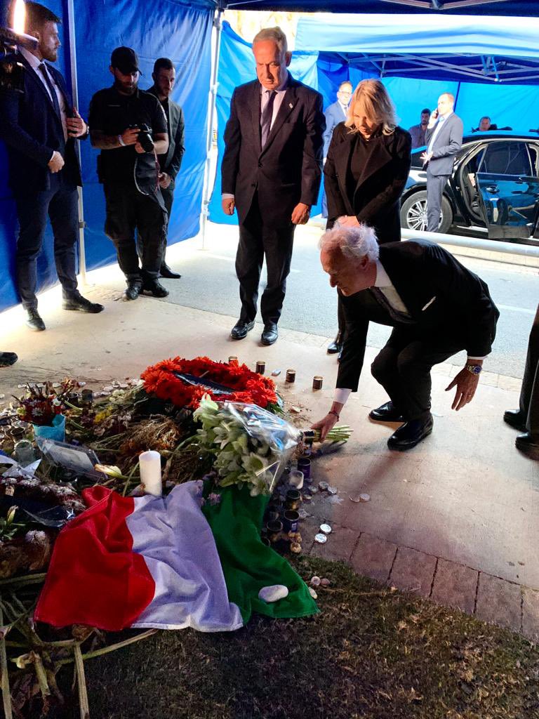 Very touched by the tribute paid  tonight by PM <a href="/netanyahu/">Benjamin Netanyahu - בנימין נתניהו</a> and his wife Sara to Alessandro Parini on the spot where he was killed. Italy and Israel are united in friendship, solidarity and against terror. 🇮🇹🇮🇱