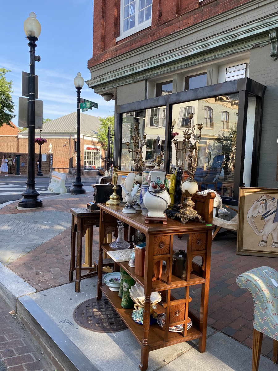 TheGeorgetownr's tweet photo. #sidewalksales in #georgetown (photo by @cjcjjones) https://t.co/z2Qqz4tiy4