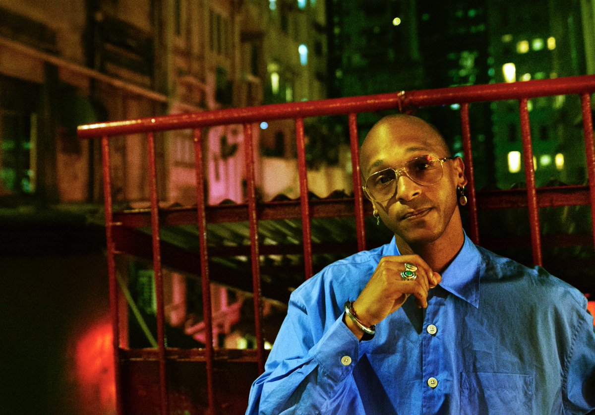 DjeffOfficial's tweet photo. "Always be yourself, express yourself, have faith in yourself, do not go out and look for a successful personality and duplicate it."
Bruce Lee
📸: Taka
#DJEFF #kazukuta #photoshoot #taka #hongkong #mood #housemusic #afrotech #onlygoodvibes https://t.co/OKgfjA9fsu