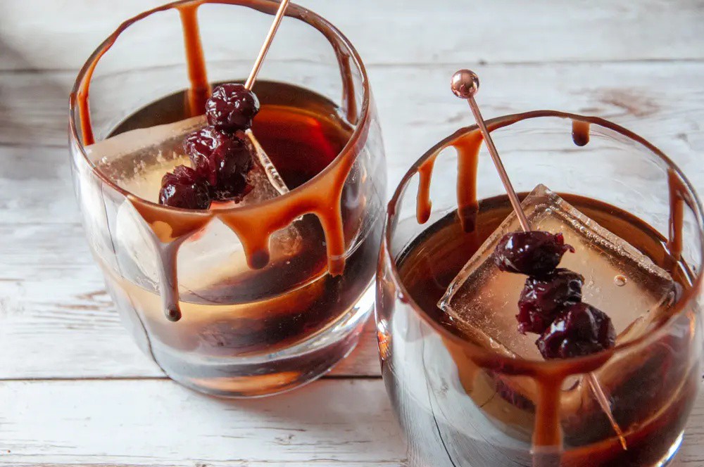 An old fashioned, to me, is the perfect blank slate for cocktail creation.

Read more ▸ lttr.ai/AAnr1

#OldFashioned #Chocolate #Cocktails