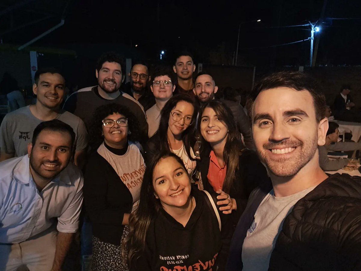 JRMODESOCtes's tweet photo. REUNIÓN DE REFERENTES EN LA 11° SECCIÓN🇲🇨

Acompañamos a @gustavovaldesok en el acto de militantes y referentes de la UCR, diagramando actividades de cara a los comicios del 11 de Junio🗳

¡Trabajemos juntos por la Corrientes que queremos!❤️

#Ucr #JuventudRadical #Elecciones2023 https://t.co/mBHHDxVDcT