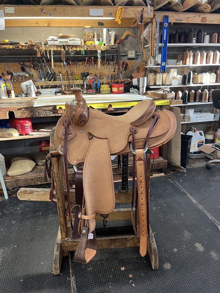 Lane Custom Leather tweet media