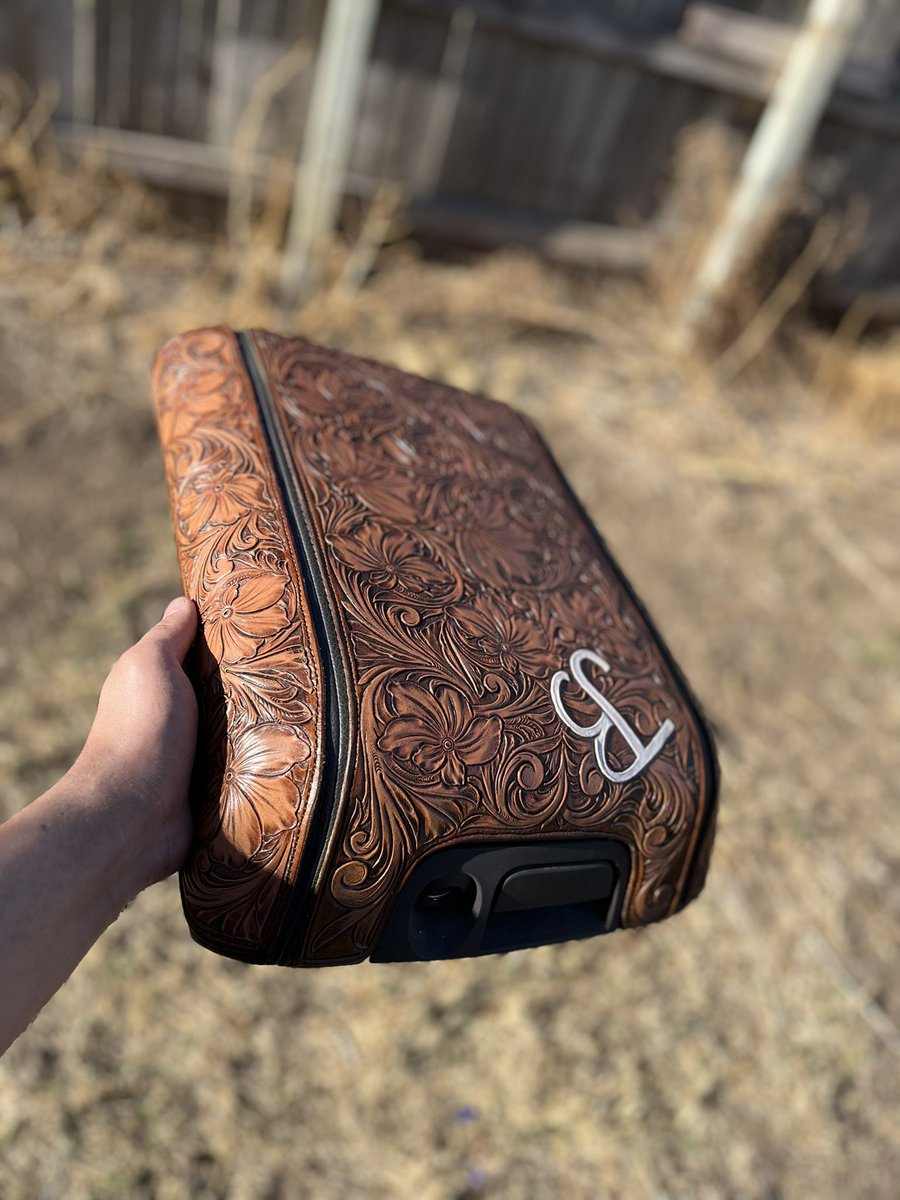 Lane Custom Leather tweet media