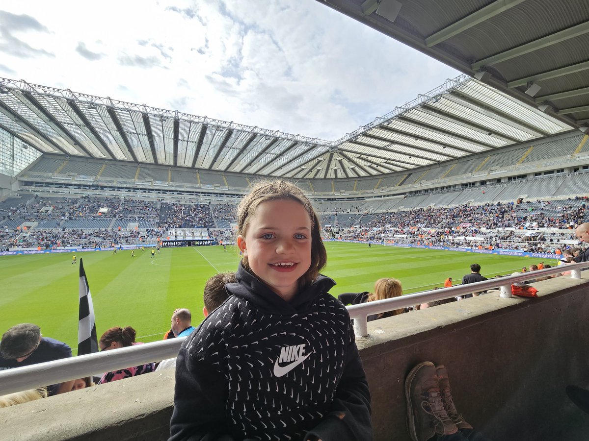 kevhopps's tweet photo. Great day at the football this afternoon the girls loved it @NUFCWomen @NUFC #hawaythelasses #NUFCWomen #womensfootball https://t.co/pj5GBwT0Bu