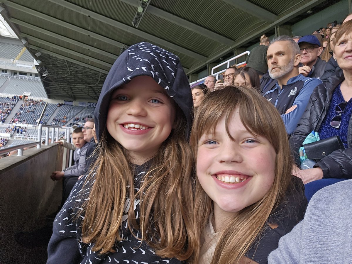 kevhopps's tweet photo. Great day at the football this afternoon the girls loved it @NUFCWomen @NUFC #hawaythelasses #NUFCWomen #womensfootball https://t.co/pj5GBwT0Bu