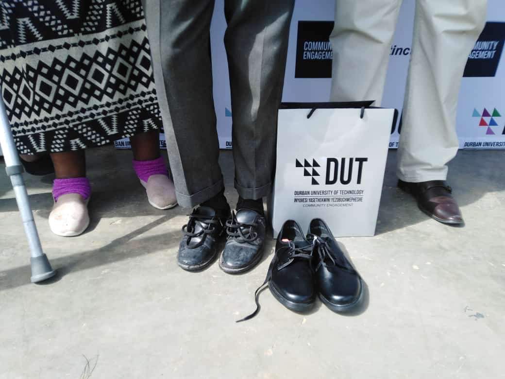 ThinkfastW's tweet photo. #BecomeAnActuary School Shoes DriveWeSolve4x , ASABA - Association of South African Black Actuarial Professionals and Durban University of Technology Donated school schoes to  learners at Mzinto Primary School in a rural school base in Mount Frere Eastern Cape Mzinto Village. https://t.co/5l7mQ3nVEW