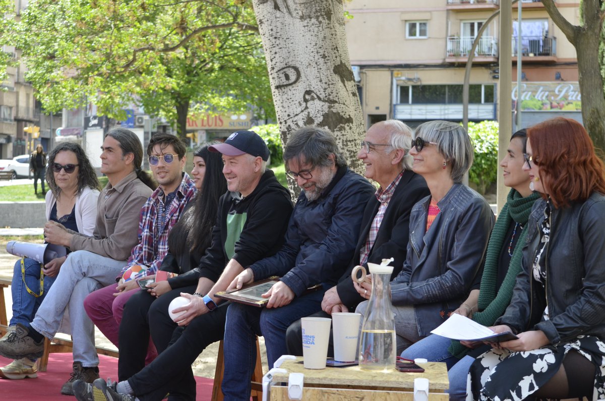 comudelleida's tweet photo. 😄Gràcies a tothom per l'energia, força i il·lusió d'avui

💪Encetem la tercera campanya a l'alcaldia de Lleida, amb modèstia, coneixement, experiència i la contundència que ens caracteritza

👉Per una ciutat que sigui model entre altres ciutats mitjanes

Anem a jugar i jugarem‼️ https://t.co/6uqQqDyMlp