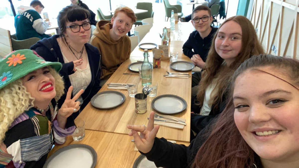 leiaxrosee's tweet photo. Love my steering group buddies!! Lots of exciting stuff coming your way to do with the Youthforia residential!!!! Be there or be square 🤭🤭 https://t.co/CLX2JZKmaN