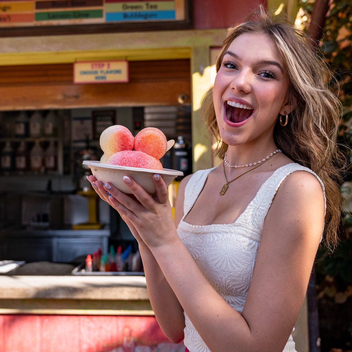 AmericanIdol's tweet photo. SURPRISE! @thepaigeanne is in our Top 26! 

Watch #IDOL tonight and hear her sing tomorrow from the beautiful beach at @DisneyAulani! https://t.co/21lGKrWiRB