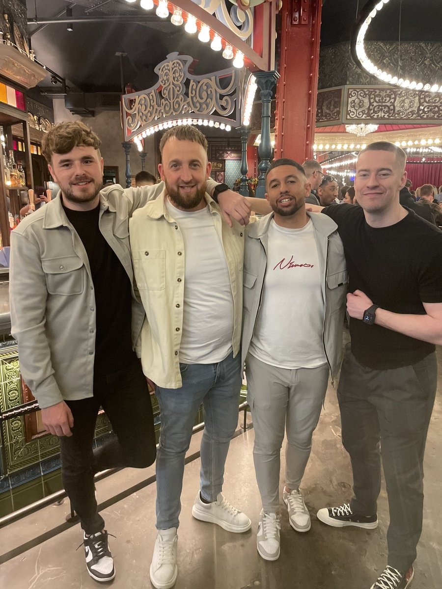 juranceb01's tweet photo. Couple of little snaps from yesterdays night out
🙌🏽 #GhettoGolf #ClassNight https://t.co/3MHTZDouge