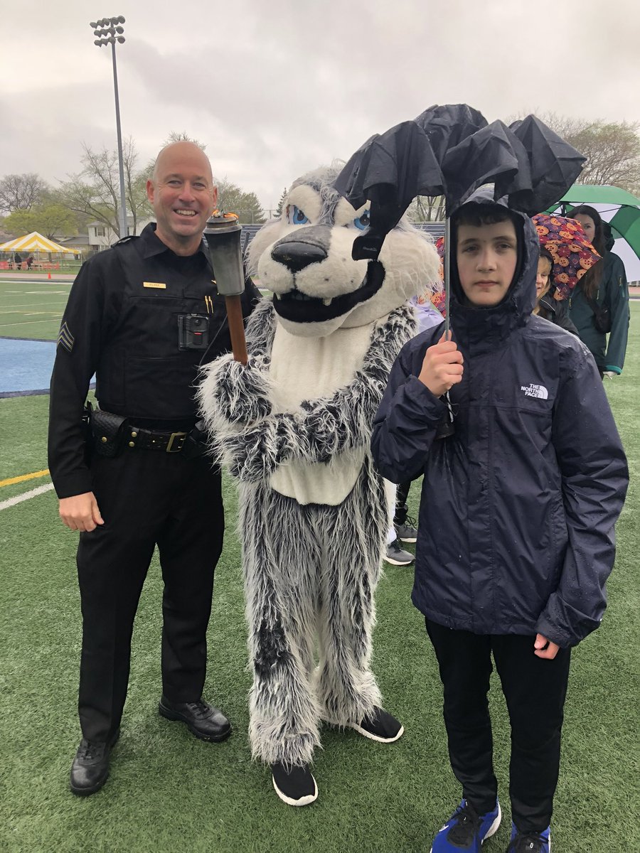 AHSD25Thomas's tweet photo. Rain or shine, the TMS Allstar Olympians 🥇&amp; their fans, led by T-Wolf Tommy, coaches &amp; teachers show up &amp; persevere through all obstacles that come their way so they can spread joy and show others how to Be The Good! The Wolfpack PRIDE is beyond measure! We 💚&amp; thank you! 🥰 https://t.co/6kn0kFLB9B