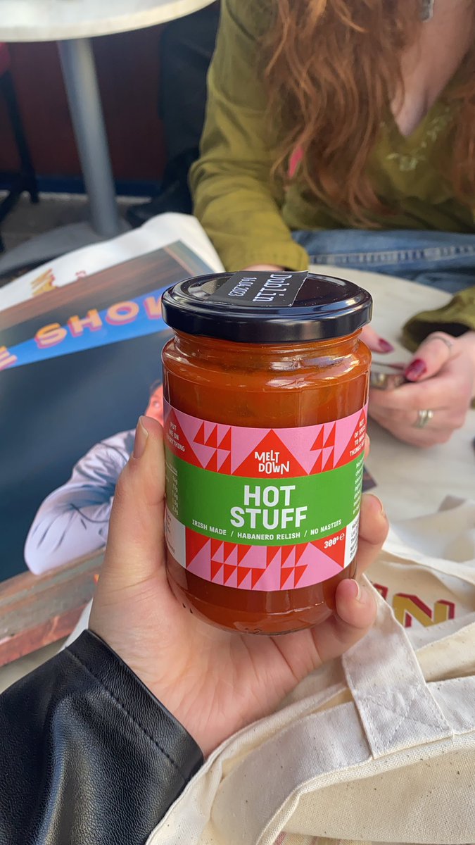 niallstreams's tweet photo. Niall Horan gifting fans this Meltdown sauce… “Hot Stuff” at the Dublin experience

Oh we ain’t ready @NiallOfficial 🔥🥵

📸 laurenbrowne28x https://t.co/ZCoVSai18Y