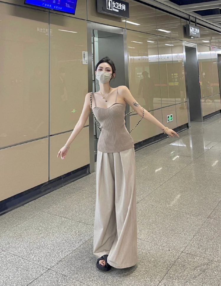 Nicole981111's tweet photo. 生活的馈赠是慢慢变好的自己，春天的来临要保持快乐和更加优秀

#太原 https://t.co/AGIHDyShJB