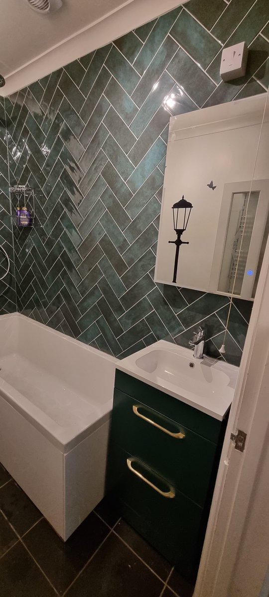 AssistBristol's tweet photo. #Bristol #bathroom https://t.co/UIntosLUDm