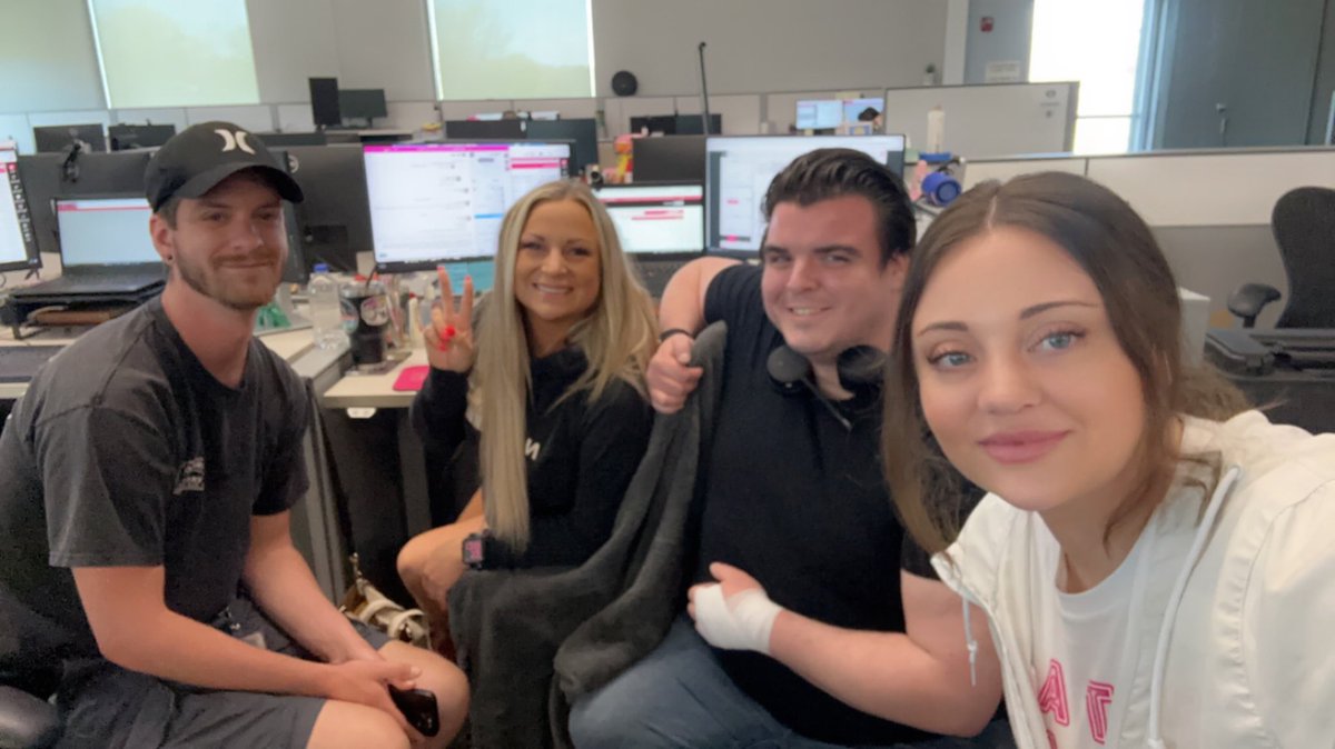 Laura Doden tweet media