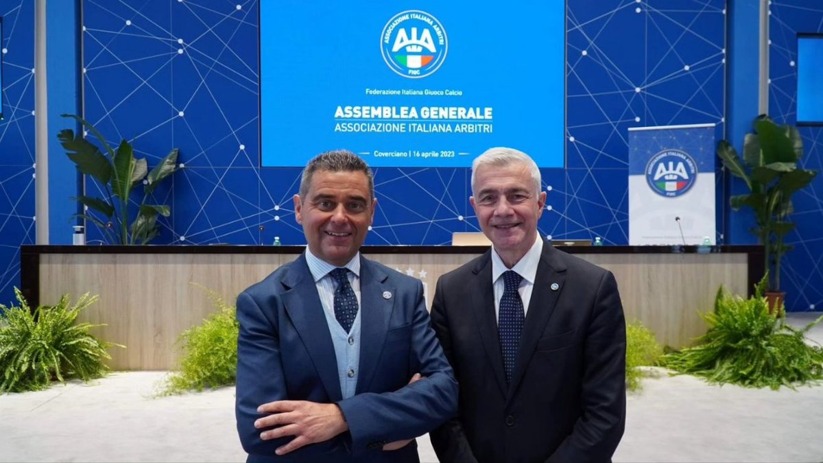 cramarche's tweet photo. Il Presidente Riccardo Piccioni, a nome anche della Commissione e Staff #CRAMarche e di tutti gli associati marchigiani, si complimenta con il neo Presidente #AIA Carlo Pacifici, il Vice Presidente Alberto Zaroli e il Comitato Nazionale eletto.

#arbitri #calcio #sport https://t.co/urNAWj6U27