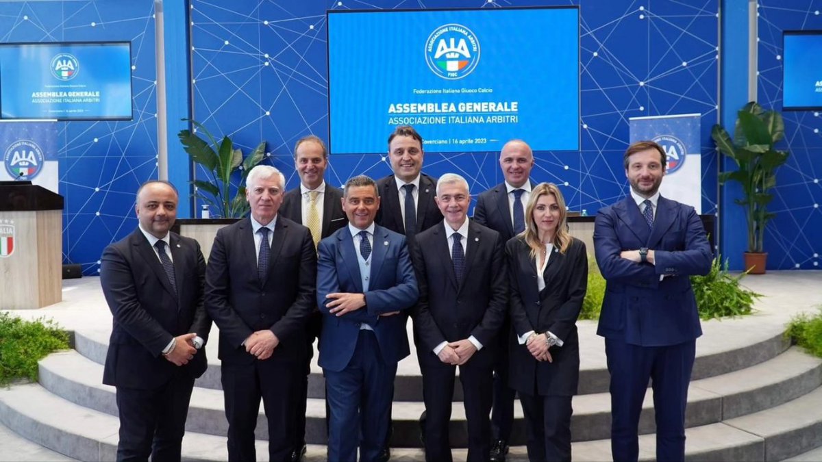 cramarche's tweet photo. Il Presidente Riccardo Piccioni, a nome anche della Commissione e Staff #CRAMarche e di tutti gli associati marchigiani, si complimenta con il neo Presidente #AIA Carlo Pacifici, il Vice Presidente Alberto Zaroli e il Comitato Nazionale eletto.

#arbitri #calcio #sport https://t.co/urNAWj6U27