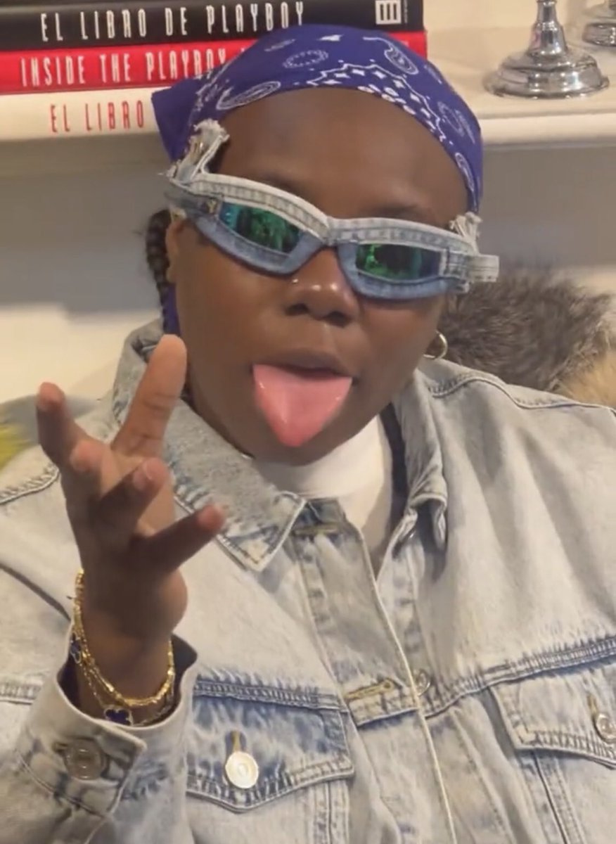 My dm was on firee that day😂😭