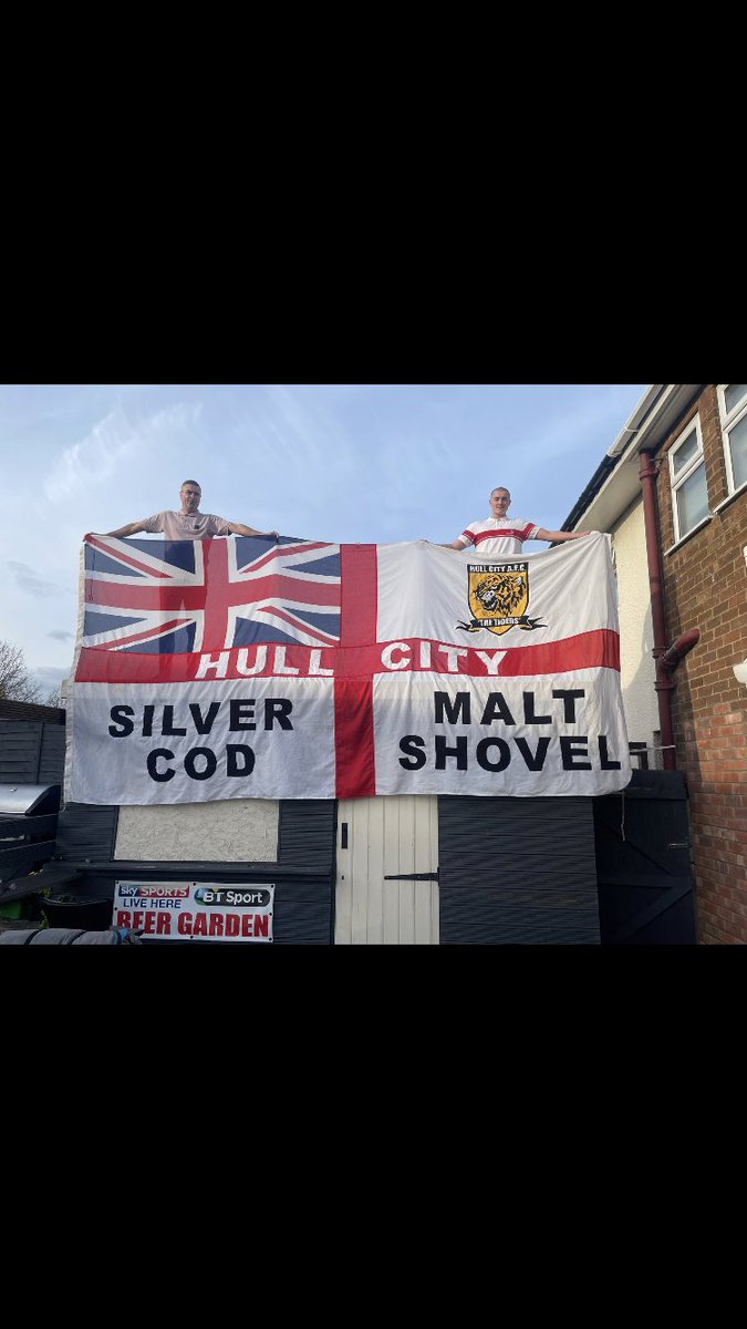 To my good friend Wilco , mr wilks, <a href="/HullCity/">Hull City</a> through and through ❤️🍻⚫️🟠 “ city till I die  “ is so true