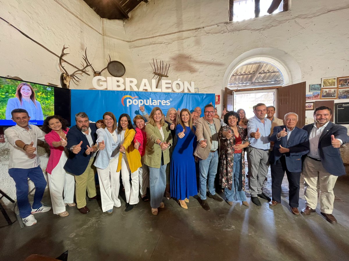 DuendeDeHuelva's tweet photo. El @PPgibraleon ha presentado su candidatura para las próximas elecciones municipales del 28-M.

Un equipo renovado de mujeres y hombres encabezados por Paqui Rosa que quieren y sienten #Gibraleon y aspiran a recuperar un pueblo modelo de desarrollo, progreso, empleo y bienestar. https://t.co/DoeztPoTx0