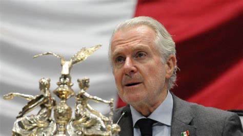 De entre ella y ellos , por quien votarías para la candidatura  en 2024?