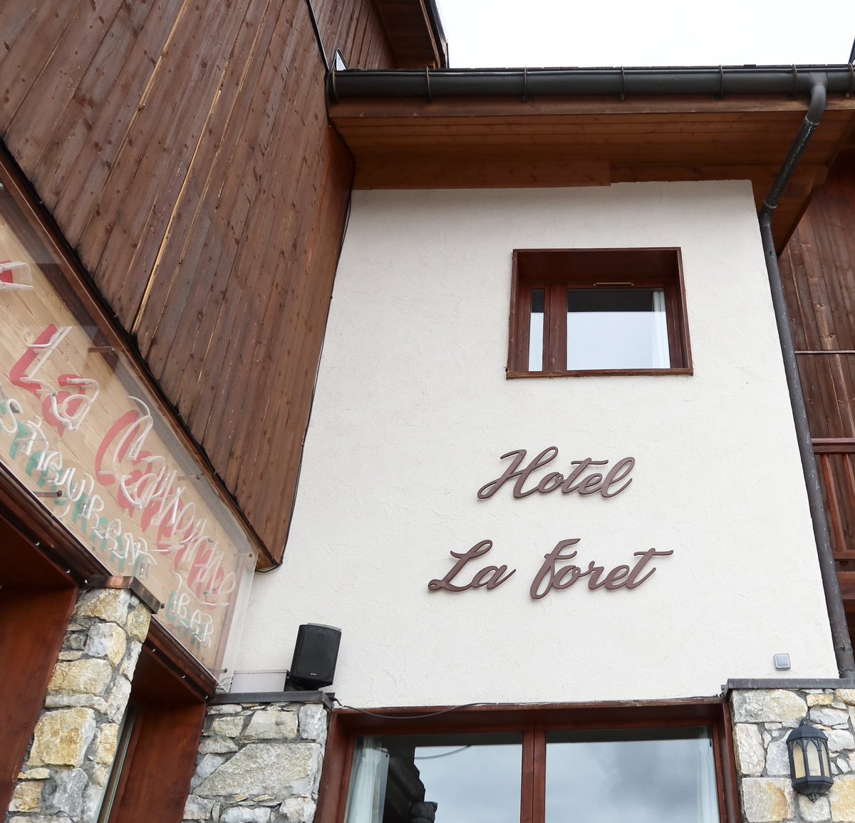 Today we waved goodbye to our final guests of the 2022/23 season, and our doors are now closed until next winter. 

A warm and heartfelt thank you to all of our wonderful guests and staff who have made this season one to remember.