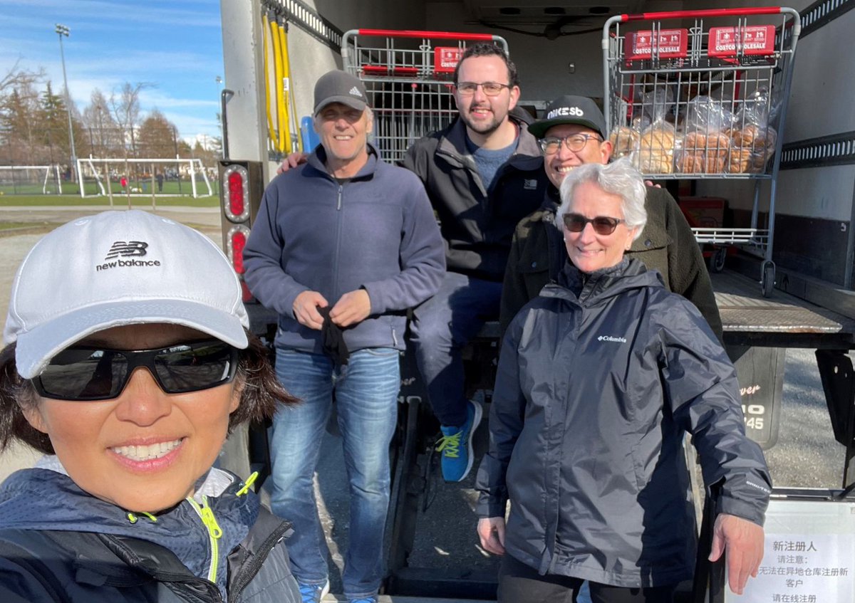 RFBSociety's tweet image. We're starting off with our team of depot volunteers, who keep our depot distributions operating smoothly each week 🤩

📷 Monday's West Richmond Depot
📷 Tuesday's Daniels Road Depot
📷 Wednesday's Church on Five Depot

#NVW2023 #WeavingUsTogether #RichmondFoodBank #RichmondBC