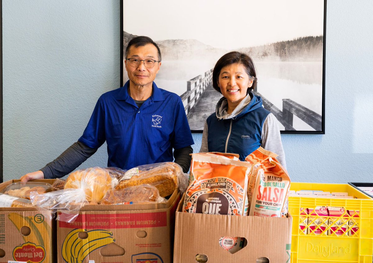 RFBSociety's tweet image. We're starting off with our team of depot volunteers, who keep our depot distributions operating smoothly each week 🤩

📷 Monday's West Richmond Depot
📷 Tuesday's Daniels Road Depot
📷 Wednesday's Church on Five Depot

#NVW2023 #WeavingUsTogether #RichmondFoodBank #RichmondBC