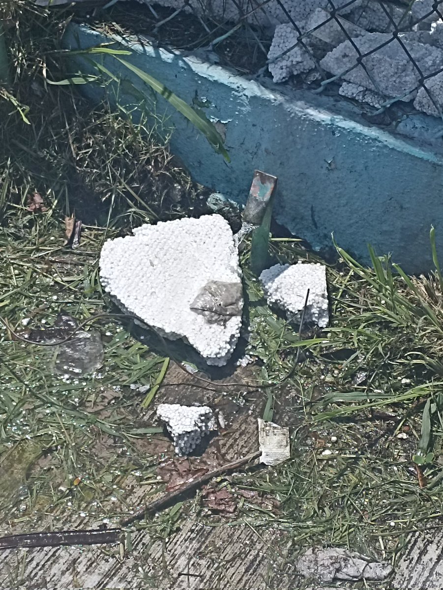 ValeLizPA's tweet photo. Buenos días se está tirando agua potable  @AyD_ParaTi @telediariomty @Cicmty
Entre Ruiz Cortines y día del trabajo https://t.co/pwY4UeHkYa