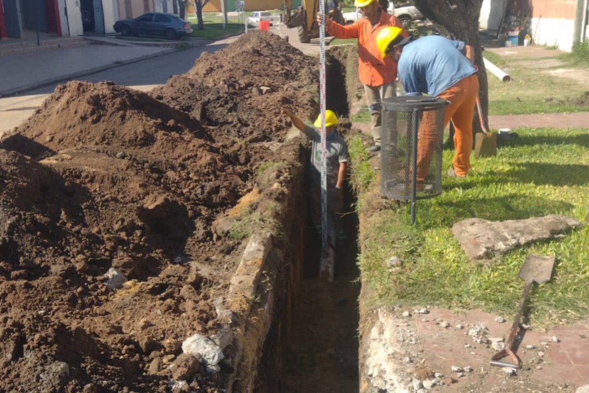 minplan_er's tweet image. 🚧 Con un 27 % de avance,  la obra de sustitución de cañerías de #Seguí,  se ejecuta a buen ritmo.  La inversión supera los 146 millones de pesos. 

🏠 Se renovarán 549 conexiones domiciliarias, y 9.640 metros de cañería para la red cloacal.

@GobiernoER
@bordet 
@Enohsa