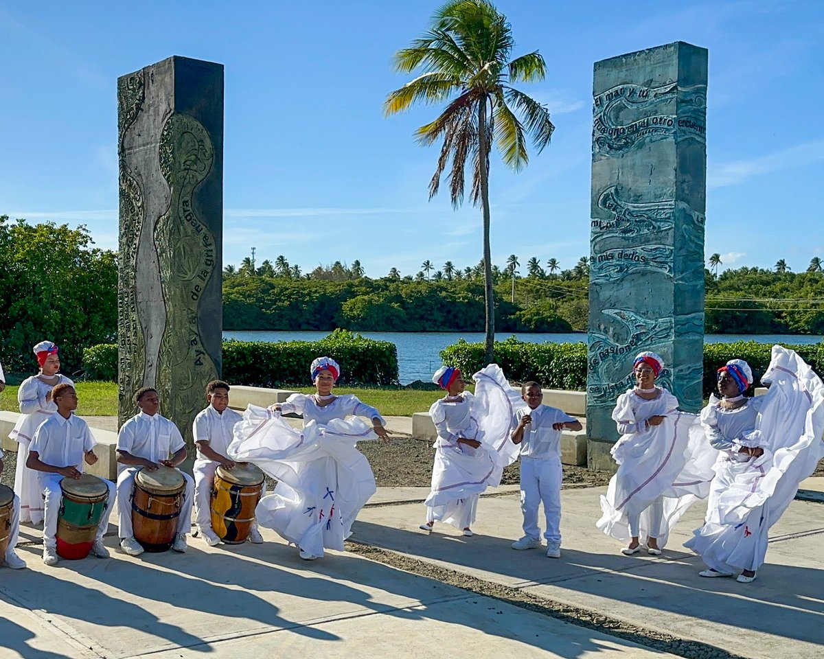 🪘🎶 El baile, la música, la recreación y la acciones solidarias para transformación social son la puerta a un mundo lleno de nuevas posibilidades para todos los individuos y sus comunidades.