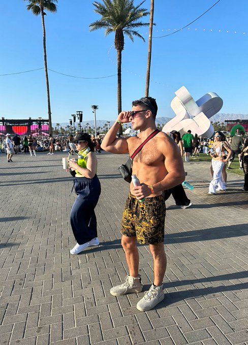 My first #Coachella festival in my life .. Had a blast 🤩❤️🕺 #COACHELLA2023 https://t.co/Jze6oHBw7d<a href="/tag/coachella"class="tags">#Coachella</a><a href="/tag/coachella2023"class="tags"><span>#coachella2023</span></a>