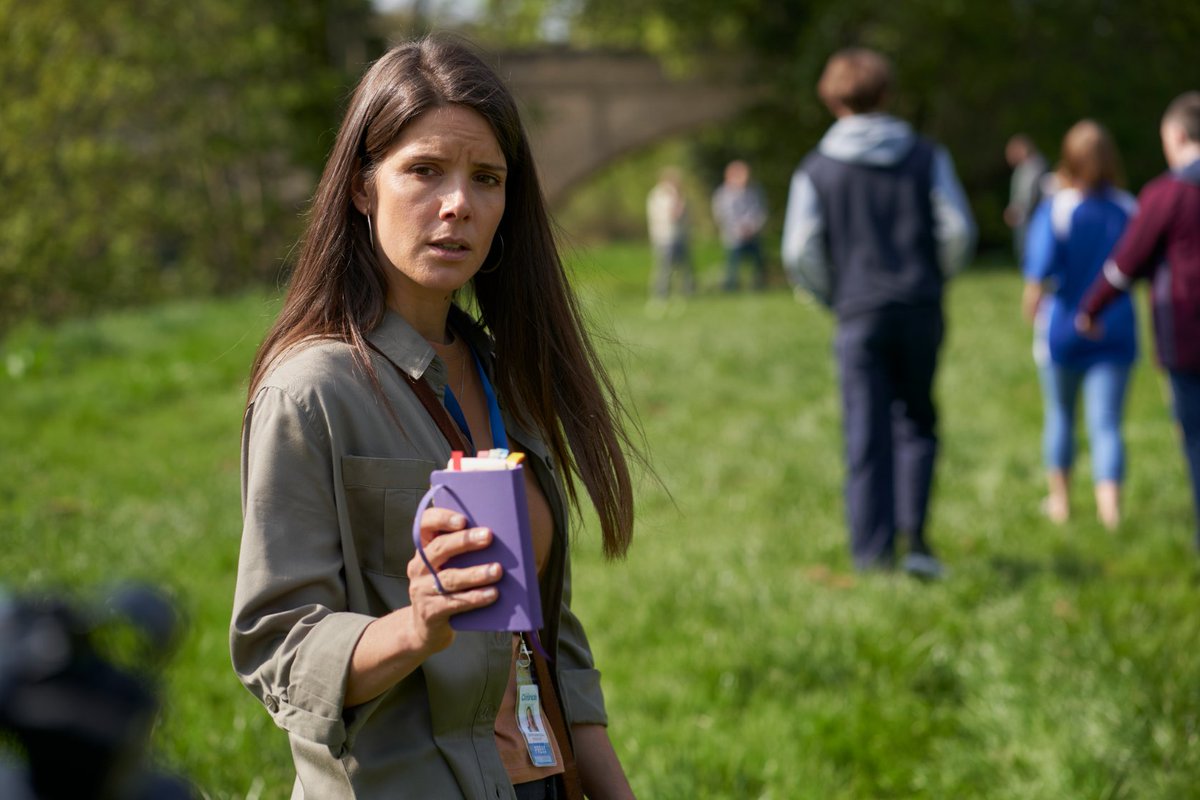 BRAND NEW: The Hunt For Raoul Moat begins tonight and here's a sneak peek - BIT.LY/3okocBT
Continues tomorrow and Tuesday.

Starts at 21:00 on <a href="/WeAreSTV/">STV</a> &amp; <a href="/STVPlayerUK/">stvplayeruk</a> in Scotland, and <a href="/ITV/">ITV</a> 1 &amp; <a href="/ITVX/">ITVX</a> elsewhere. 

#TheHuntForRaoulMoat #HuntForRaoulMoat