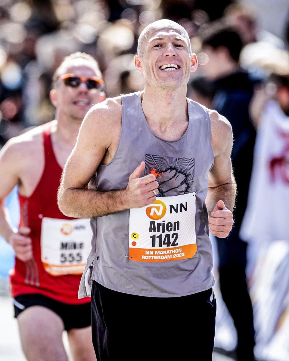 433's tweet photo. Arjen Robben (39) completed the Rotterdam Marathon in under 3️⃣ hours today 👏🏃‍♂️ https://t.co/LdepuXRZvq