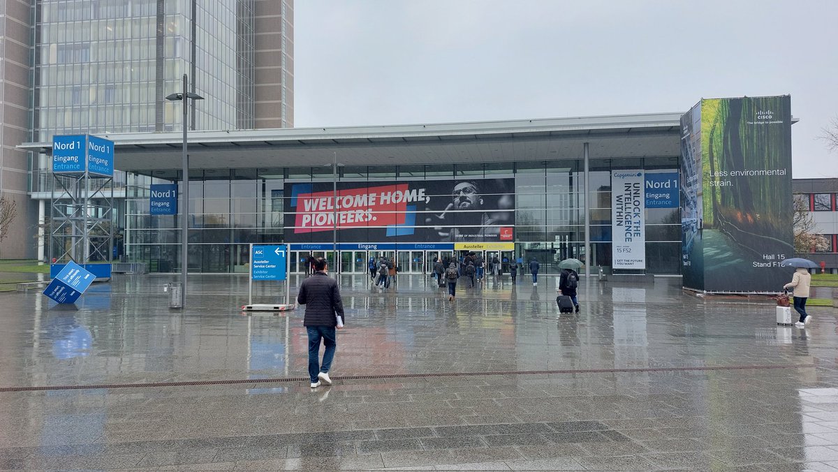 Das Wetter hat noch keinen Bock auf die #HM23, wir schon! <a href="/SmartFactoryKL/">SmartFactory-KL</a> <a href="/hannover_messe/">HANNOVER MESSE</a>