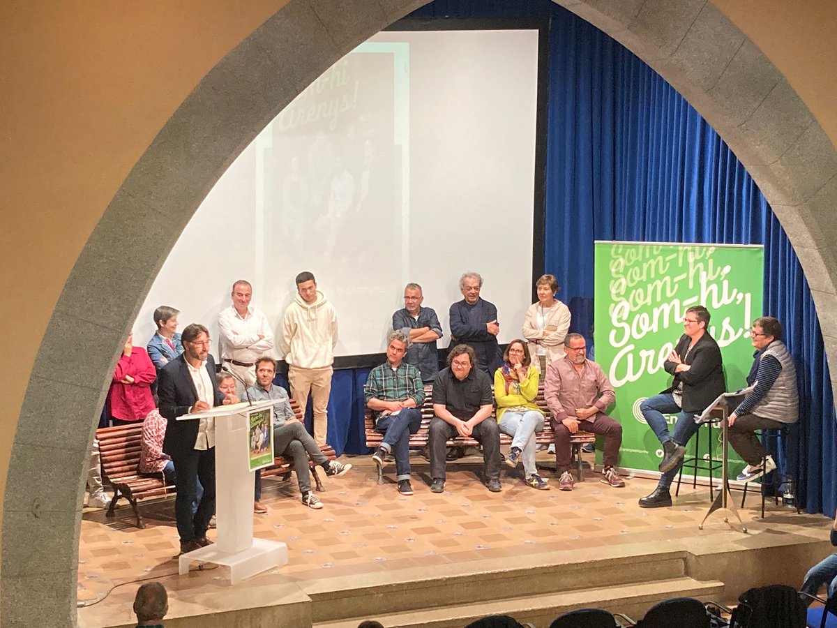 arenysencomu's tweet photo. Gràcies per compartir la il·lusi�� i l'emoció de l'acte de presentació de la candidatura d'AeC aquest matí al Calisay. 👏👏

Orgull de candidat @ricardserrado i d'equip. 💚

Amb molta energia, idees i projecte. Som-hi Arenys!!! ✊ https://t.co/khmJESdJIM
