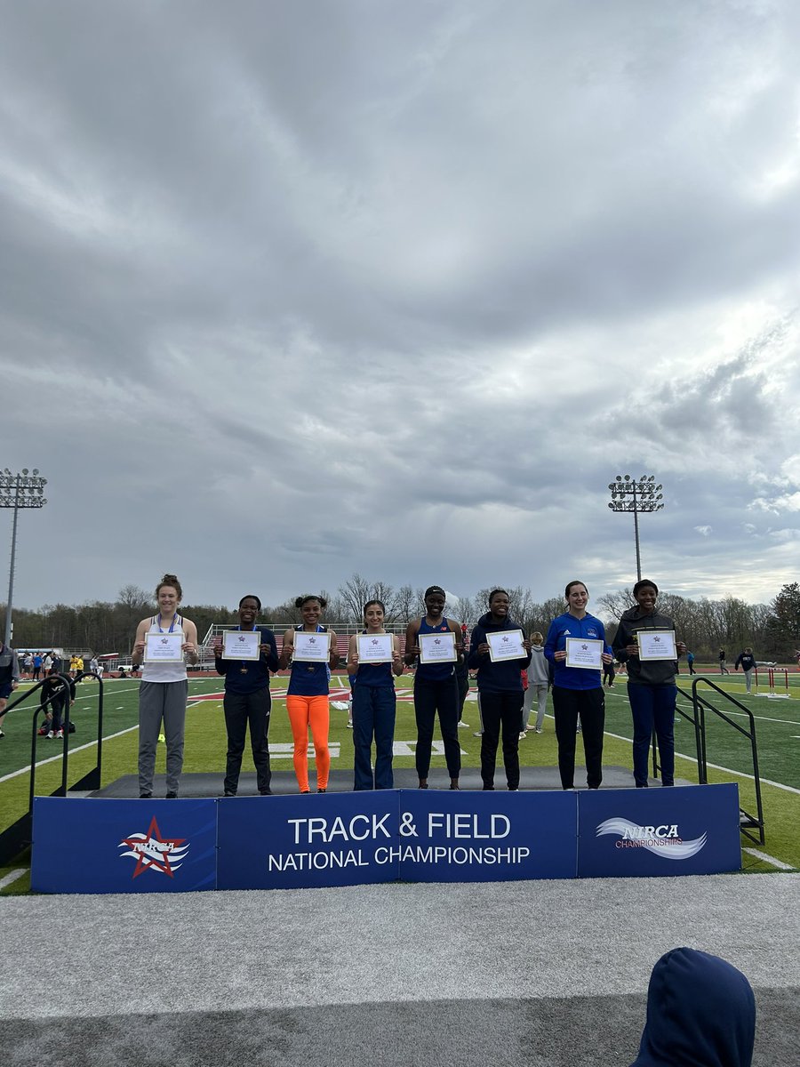 NATIONAL CHAMPION: 200M 🥇 Sarah MacDonald wins the 200 in 26.58 after setting a new club record of 26.25 in prelims!