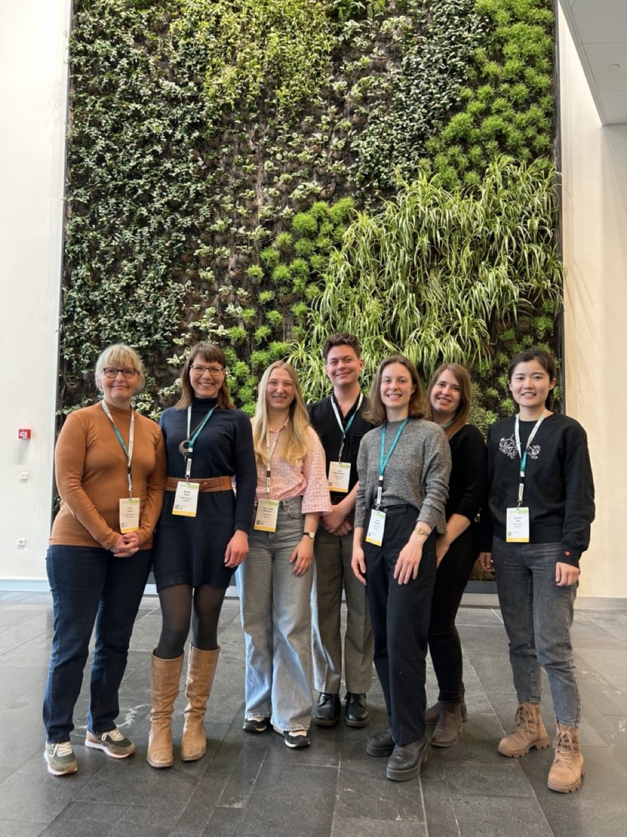 Look here - Ingmer Lab is at ECCMID! 

It's great to network with such skilled and specialized people, and the talks are really inspiring! 😃 So far, we are really enjoying #ECCMID2023 #ECCMID23
