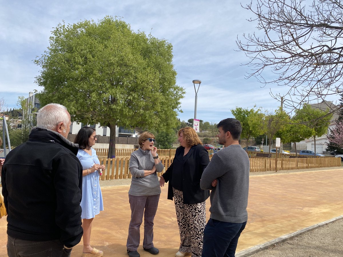 ERCPalau's tweet photo. 🏡 Avui hem visitat els barris de la #PedraLlarga, #CanDuran i #Montjuïc juntament amb l'alcalde i candidat @uri_roca i membres de la candidatura. Hem escoltat les inquietuds i propostes dels veïns i veïnes.
💪🏽 Seguim treballant per tots els barris de #PalausolitàiPlegamans! https://t.co/fYIDFZD7iG