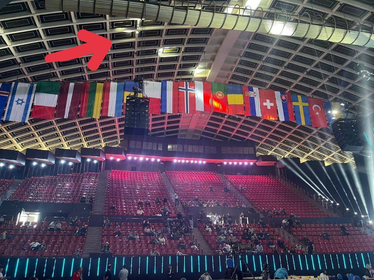 The Armenians may dispute the authenticity of the photo,but the evidence suggests otherwise. It appears that they have removed the torn flags and replaced the flag of #Turkey with a new one,while completely eliminating the flag of #Azerbaijan

#AZERBAIJANOPHOBIA #EWC2023 #Yerevan