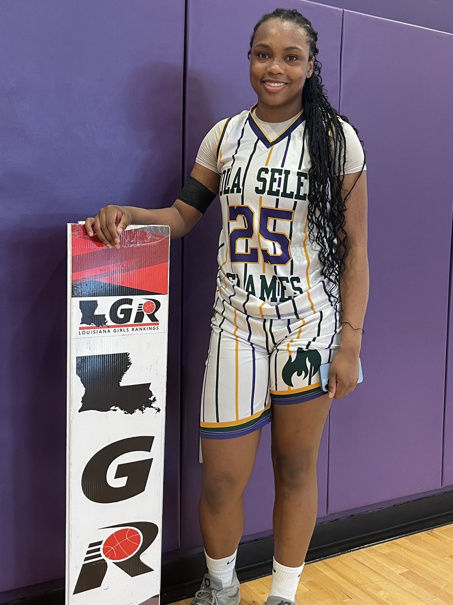 LBR_Basketball's tweet photo. 🏆 LGR The Challenge 

 ⛹️‍♀️Danai Lewis 
🏫 De La Salle/2024
🏀 Nola Select Flames 

📝Lewis left the court with blood dripping down her arm, doing all she could do to help her team win a hard fought battle. She did it all finishing with a double double. #ChallengeAccepted https://t.co/38EW7CHZ1M