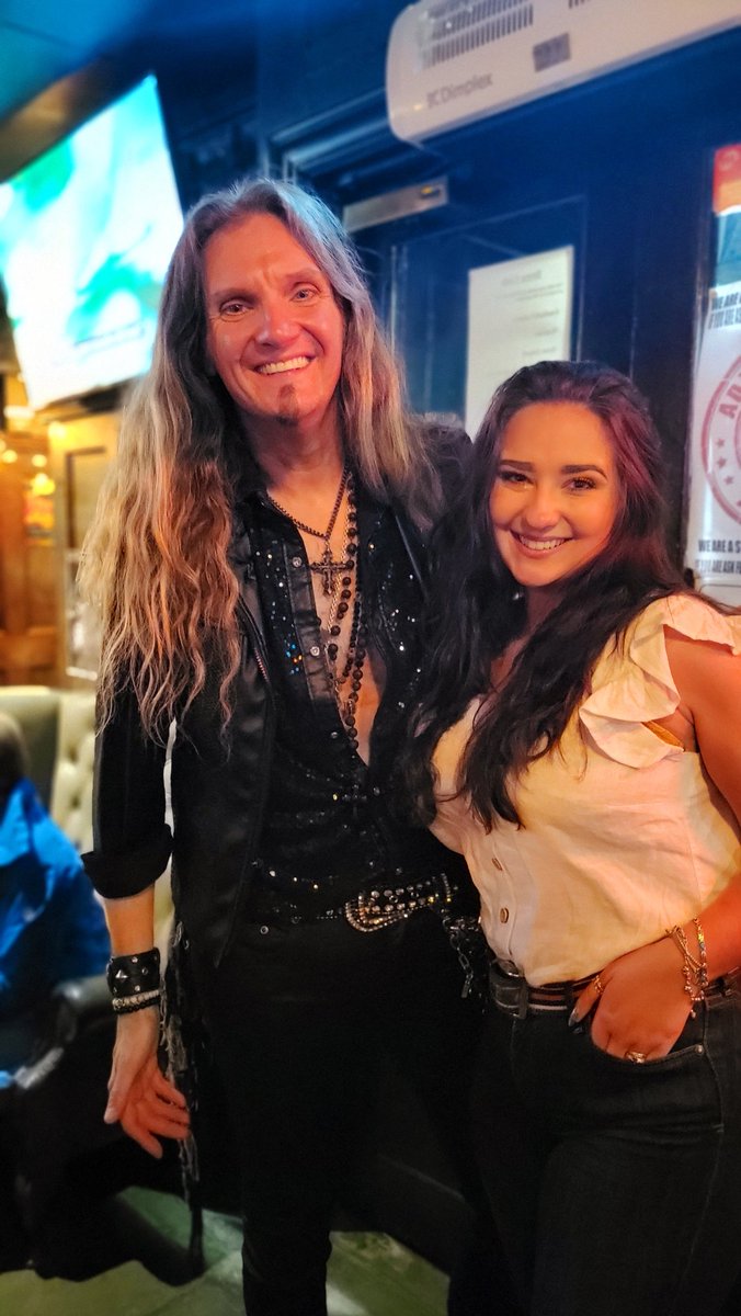 It was awesome to meet <a href="/joelhoekstra13/">Joel Hoekstra</a> after his gig in Edinburgh!  He was brilliant in Cardiff with Whitesnake last year, and I can't believe we got to see him in such a cool, intimate environment 😎🍺 Thanks again Joel, you rock 🤘🏼
