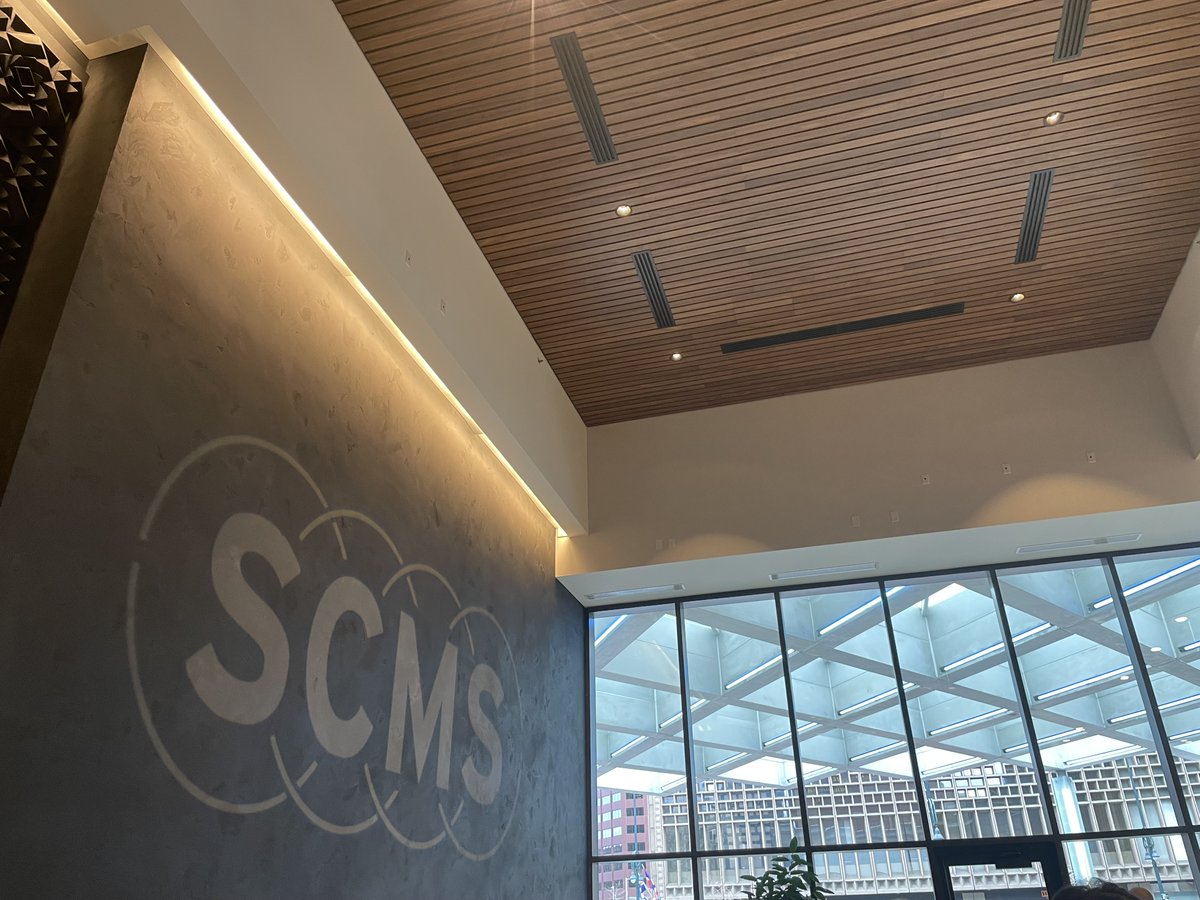 HKHaastrup's tweet image. So good to meet up in person @redcarpetdoctor looking forward to future collaborations #scms2023 #fashionandfilm #redcarpetculture