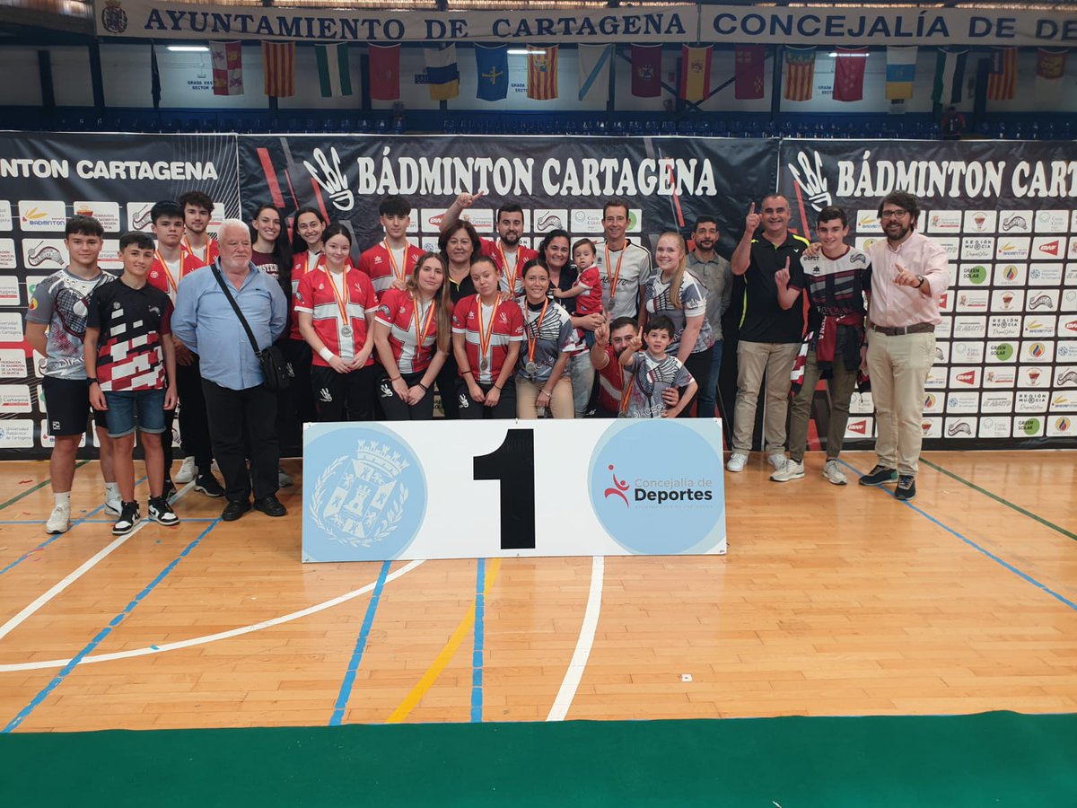 DeCarthago's tweet photo. @BDM_Cartagena son de PRIMERA!!!

Son un Club, un Equipo y sobretodo una gran FAMILIA del deporte de #Cartagena 🏸

@NoeliaArroyoHer enhorabuena!!! https://t.co/tZJhG0LOB6