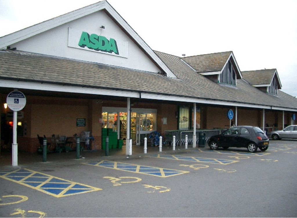 putasinghonit tweet media