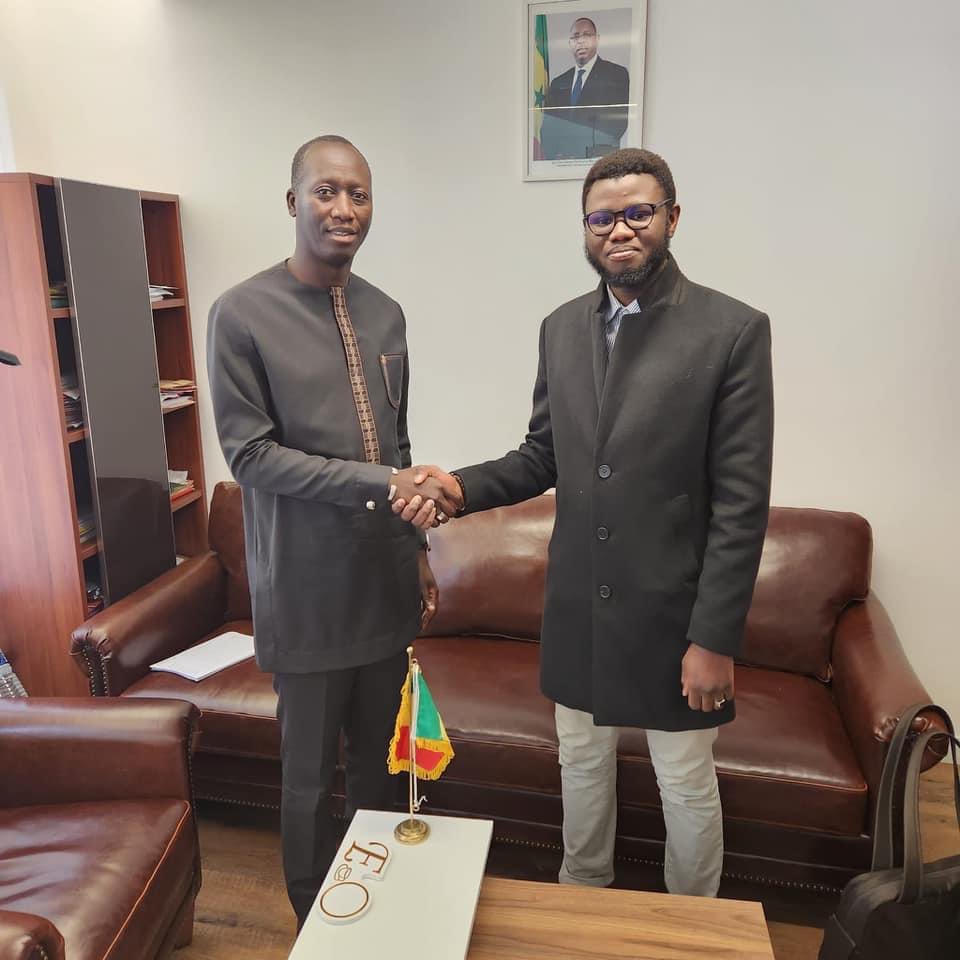 fesseffrance's tweet photo. En vue de la préparation de la Grande Rencontre Nationale des Associations, 
Nous avons rencontré Mr Bakhoum à qui nous avons fait part du GRNA. Il a été très réceptif et très enthousiaste. Il nous a témoigné tout son soutien et nous a garanti sa présence au GRNA le 20 Mai 2023. https://t.co/Gbfi0L4LEQ