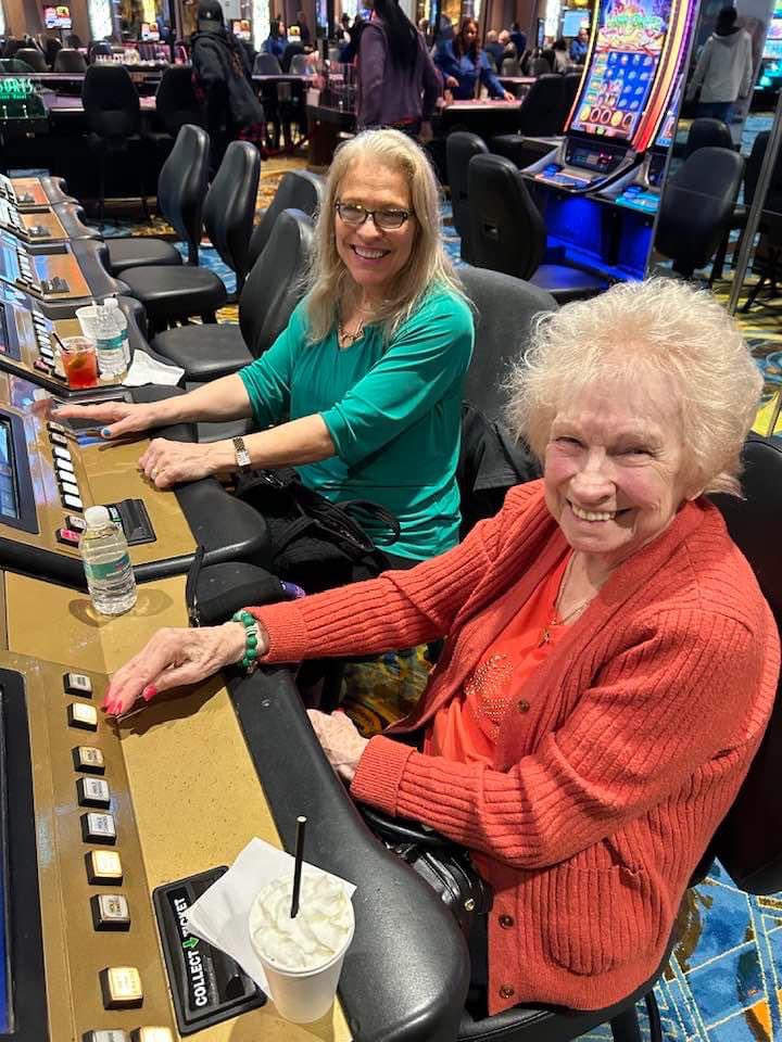 JTESTREET's tweet photo. “Meet me tonight in Atlantic City”!!
Jersey WE! - from Bruuuuce on Friday to AC on Sunday👊
With Mom and Sista Susie!!!! Soooo Fun!!
#retiredlifeisgood!
❤️🎰🎲💯 https://t.co/8avxgpN1Re