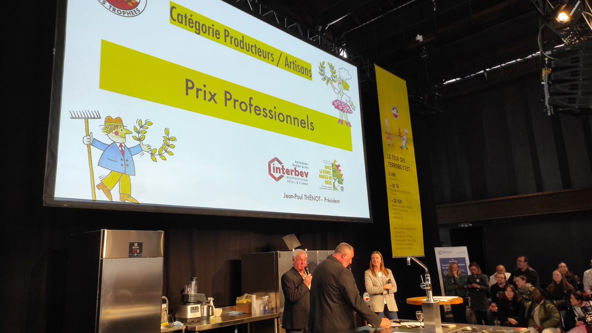 Demain au #Festivaldesterroirs @villedelyon nous tiendrons une master class spéciale chefs avec découpe d'une cuisse boeuf et idées recettes en présence d'#eleveurs & #boucher. Rdv à 13h au Heat Lyon quai Perrache pour le dernier jour. 😉