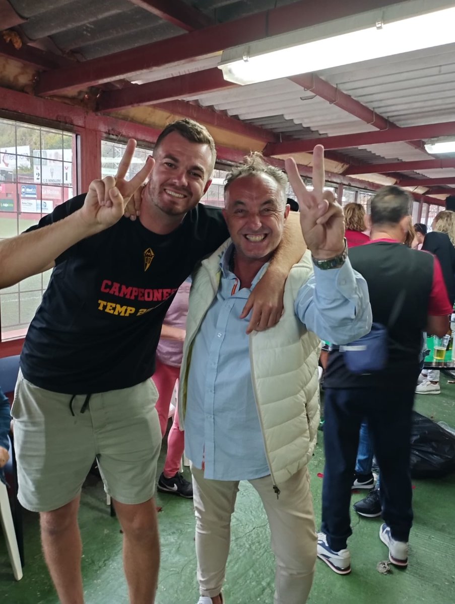 guillejp14's tweet photo. Ah pues si 🙉🙈.

MIL GRACIAS A TOD@S! @CDMensajero 

Aquí estamos otra vez ♥️🖤⚽️ https://t.co/dBrL2bDA98