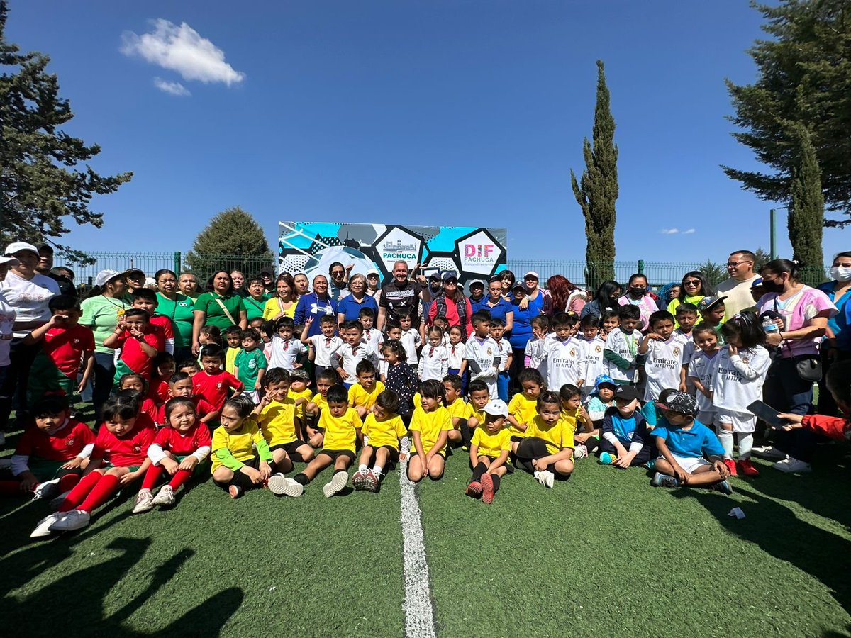 DIF_Pachuca's tweet photo. Realizamos el 1er Mini Torneo de Fútbol ⚽👶🏽de nuestros Centros de Atención Infantil Comunitarios #CAICs, al interior de nuestra Unidad Deportiva Infantil #UNIDIF.
#BárbaraMontaño
#AvanzandoEnFamilia
#DIFPachuca https://t.co/eHkrNNvVhv